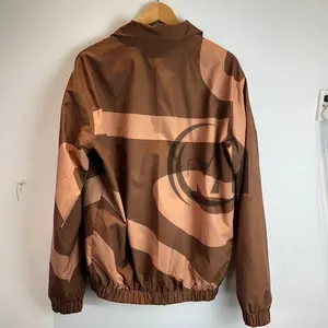 Personalizzato di alta qualità Streetwear tuta giacca a vento Set Unisex Zip Up Nylon due pezzi giacca a vento Set corto per donna uomo 2023