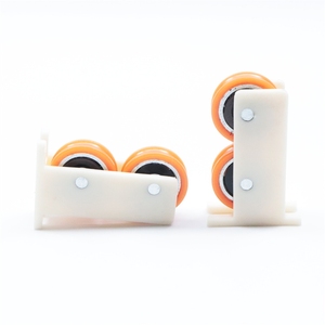Accesorios de hardware para ventanas correderas Polea de plástico PP blanca pequeña Puerta simple y doble y rodillo de ventana - Product Image 4