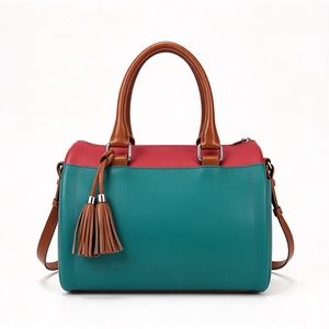 Bolso de mano moderno con asa superior en contraste, espacio interior espacioso y borla decorativa para viajes de fin de semana - Product Image 6