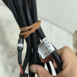 สายไฟบูมรถขุดฮุนได รุ่น 21Q6-10040 ขนาด 1x2.5 มม. ฉนวนพีวีซี 24V สายไฟแขนบน สำหรับรุ่น 215-9C 225Vs 225-9T 300-9s - Product Image 3