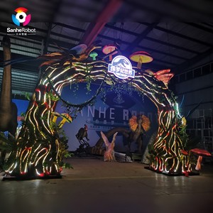 Arche de bienvenue lumineuse et étanche de haute qualité, 6m de hauteur et 12m de long, pour parcs à thème, centres de villégiature et jardins - Product Image 3