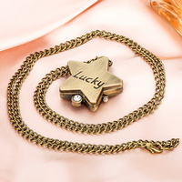 Reloj de bolsillo de cuarzo con cadena de collar de mini joyería de bronce Retro en forma de estrella de la suerte creativa para regalo de mujer
