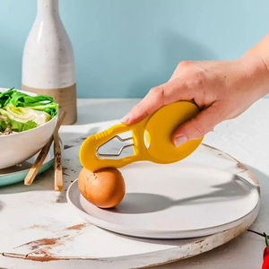 Pelador y Cortador de Huevos de Plástico Amarillo Práctico al por Mayor, Herramienta de Cocina para Decorar y Perforar Huevos Cocidos - Product Image 6