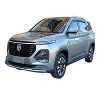 BAOJUN 530 1.5T Automatique SUV 2019, voiture d'occasion pas chère avec sièges en cuir foncé, pneus R17, caméra arrière, conduite à gauche