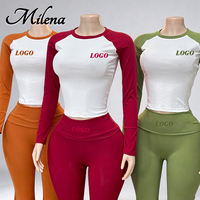 Ensemble trois pièces personnalisé Milena pour femme – Loungewear haut de gamme avec haut à manches longues et pantalon évasé taille haute plissé