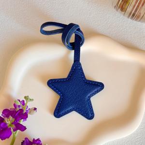 YY Colgante de Piel Sintética con Estrella y Luna, Amuleto Celestial para Bolso, Accesorio Azul para Cartera - Product Image 5