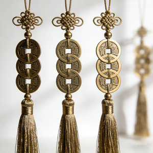 Set di 6 Nodi Cinesi Rossi FENG SHUI, Set di 6 Monete Antiche Portafortuna, Protezione e Prosperità, Decorazione per Casa e Auto - Product Image 1
