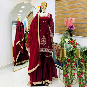 Ensemble palazzo et dupatta en soie GMY brodé de fleurs et de sequins, longueur genou, couleur bordeaux, style indien pakistanais, pour femme, idéal pour la remise des diplômes et Diwali - Product Image 1