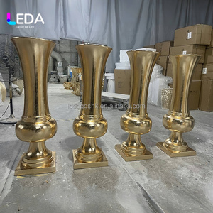 Jarrón Alto Dorado de Lujo Estilo Indio LEDA, Centro de Mesa para Bodas, Soporte Grande de Metal para Flores, Decoración para Mesa de Eventos y Fiestas - Product Image 5