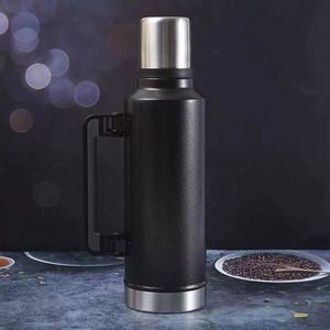 Bouteille isotherme à double paroi en acier inoxydable 1,0 L, 1,4 L, 1,9 L avec poignée pour voyage et extérieur - Product Image 3