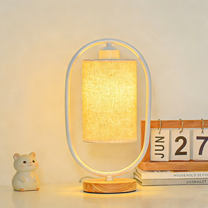 Nuova Lampada da Tavolo in Legno e Tessuto in Stile Cinese Moderno, Lampada da Comodino per Camera da Letto, Lampada LED USB Dimmerabile Creativa Fai-da-Te per Soggiorno - Product Image 2