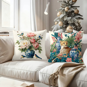 Elegantes almohadas decorativas con diseños artísticos vibrantes de pavo rey, flores y guepardos. - Product Image 4