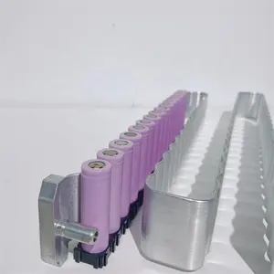 Batterie cylindrique de véhicule électrique hybride, système de canaux de refroidissement à microcanaux en aluminium, plaques froides de refroidissement à eau liquide