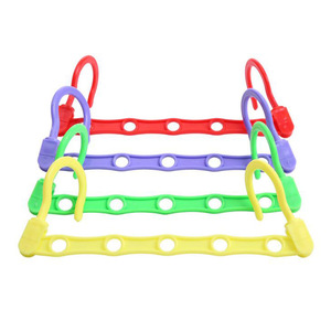 Cintre magique en plastique coupe-vent à cinq trous, séchoir multifonctionnel portable pour vêtements et pantalons, couleur aléatoire - Product Image 5