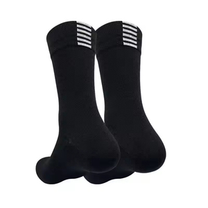 Chaussettes de cyclisme en maille à séchage rapide – Durables, mi-mollet, respirantes pour la course, l'entraînement et les sports de plein air - Product Image 5
