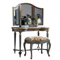 Coiffeuse vintage de style provincial français avec tabouret rembourré, ensemble de coiffeuse élégant de luxe européen, bois massif pour chambre à coucher