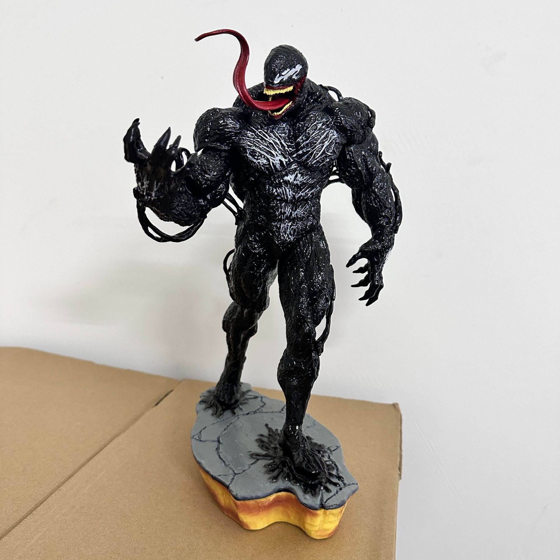 [bolsa] veneno negro: unos 30 cm de alto