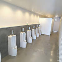 Conteneur portable au design moderne de 20 pieds 40 pieds personnalisé abrite des toilettes Panneau sandwich durable et écologique Salle de bains Événements publics