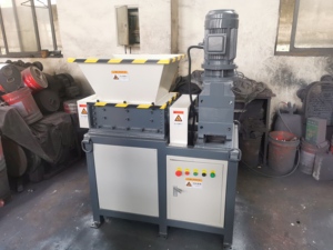 Multifunctional Double-shaft Shredder <strong>Scrap</strong> Metal Car Bodies Large-scale Strong Crushing Machine for Industrial Waste Recycling - Product Image 2