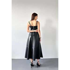 Robe de soirée en cuir noir à bretelles, vente en gros - Product Image 1