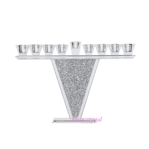 Decorazione Menorah in cristallo trasparente con candelabro a 9 luci con diamanti schiacciati - Product Image 5