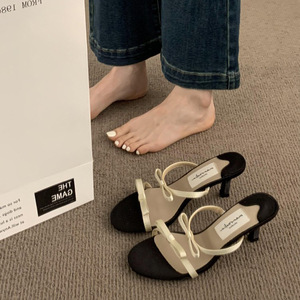 Sandalias de Tacón Alto con Diseño de Tiras, Estilo Hada Francesa, Punta Abierta, Color Negro para Mujer, Tacón Delgado para Hombre, Hermosas para las Tendencias de Moda de Verano - Product Image 1