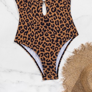 Maillot de bain une pièce imprimé léopard pour femme avec détail anneau SMLXLXXL en polyester – Maillot de bain tendance - Product Image 4