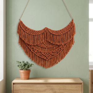 Tapiz de Pared de Macramé de Algodón Bohemio Hecho a Mano, Color Naranja Óxido, con Flecos Geométricos - Product Image 3