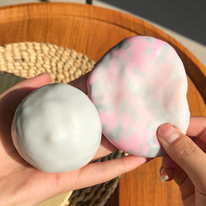 Pelota Antiestrés de Mochi Suave Hecha a Mano de 6 cm, Juguete Blandito de TPR para Aliviar el Estrés, Regalo Creativo para Niños y Adultos con un Ambiente Genial - Product Image 1