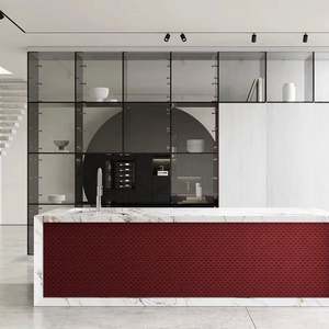 Gabinetes de Cocina de Diseño Único en Vidrio y Cuero con Isla de Mármol para Villa, Multifuncionales, Personalizables, en Oferta - Product Image 1