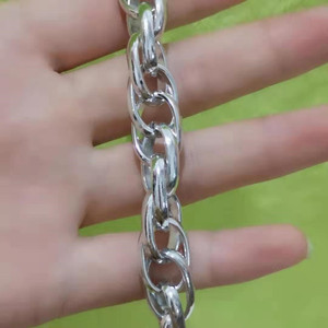 Collier ras du cou punk rétro européen et américain pour femme, chaîne épaisse géométrique en alliage de zinc, couleur or et argent, pour usage quotidien - Product Image 3