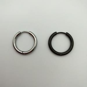 Boucles d'oreilles créoles en acier inoxydable 10 mm, bijoux de mode unisexe pour oreilles percées, à porter en soirée, forme cercle - Product Image 3