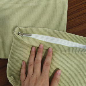 Bolsa <span class=keywords><strong>de</strong></span> cosméticos <span class=keywords><strong>de</strong></span> <span class=keywords><strong>pana</strong></span> portátil con cremallera, bolsas <span class=keywords><strong>de</strong></span> maquillaje grandes, organizador <span class=keywords><strong>de</strong></span> artículos <span class=keywords><strong>de</strong></span> tocador <span class=keywords><strong>de</strong></span> viaje suave, estuche <span class=keywords><strong>de</strong></span> lápices lavable, almacenamiento <span class=keywords><strong>de</strong></span> <span class=keywords><strong>joyas</strong></span> - Product Image 4