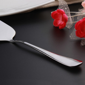 ไม้พายเค้ก รุ่น 1010 สแตนเลสทรงสามเหลี่ยม สำหรับอุปกรณ์ทำเค้ก - Product Image 2