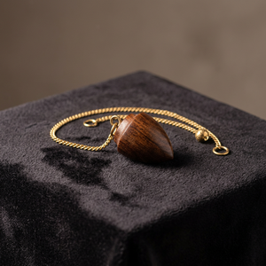 Péndulo de Radiestesia Tallado en Madera con Piedras Preciosas, Hecho a Mano, para Meditación, Paz, Salud, Riqueza, Energía Psíquica, Concentración, Reiki, Amor - Product Image 3