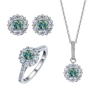 Juego de Joyería de Plata S925 con Diseño de Copo de Nieve, Zafiro de 0.5ct VVS GRA, Moissanita, Aretes, Collar y Anillos de Diamantes para Mujer - Product Image 1