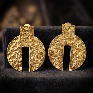 Boucles d'oreilles clous en laiton plaqué or 18 carats avec pierre naturelle ronde en forme de disque – Vente en gros - Product Image 2