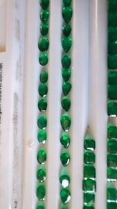 พลอยมรกตธรรมชาติทรงรี/ทรงหยดน้ำ/ทรงเหลี่ยมมรกต คุณภาพดีเยี่ยม หลากหลายระดับคุณภาพ - Product Image 3