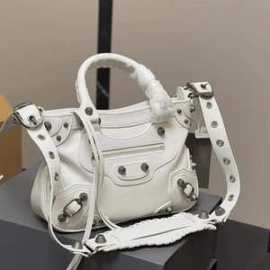 Bolso de Mano Unisex de Piel de Oveja Suave, Estilo Retro de Alta Gama, Versátil y Moderno, con Dos Correas y Cierre de Cremallera, Duradero - Product Image 1