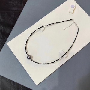 Colliers de perles uniques et tendance avec un design dynamique à 5 perles, en argent 925 incrusté de perles naturelles d'eau de mer de 4-5 mm de précision - Product Image 2