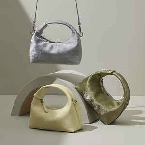 Sac à bandoulière diagonal pour femme en cuir de vachette satiné, nouveauté 2026, personnalisable en gros - Product Image 1