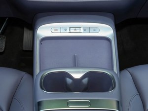 SAIC <span class=keywords><strong>MG</strong></span> 4X 510 Édition Freedom Semi-Solide Purement Électrique Or Soleil Chaud SUV Compact 510 km d'autonomie CLTC 2026 - Product Image 5