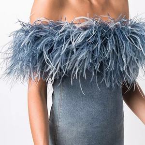 Vestido de mezclilla vaquero con hombros descubiertos, corto, mini, ajustado, tipo tubo, con plumas de avestruz, para fiesta, club, verano, tendencia, producción natural para mujer - Product Image 3