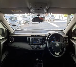 <span class=keywords><strong>Toyota</strong></span> <span class=keywords><strong>RAV4</strong></span> SUV 2017 Seminuevo, Asientos de Tela, Interior Claro, Neumáticos R19, Techo Solar, LED Xenón, Euro VI, 50000 Millas - Product Image 4