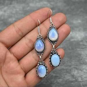 Pendientes de Mujer en Forma de Lágrima, Resina y Aleación con Engaste de Bisel, Joyería de Moda para Fiesta, Origen Yiwu - Product Image 1