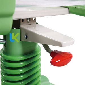 Giường bệnh viện A24 dành cho trẻ sơ sinh, đồ dùng giường ngủ cho trẻ em và trẻ sơ sinh, xe đẩy em bé bằng nhựa, cũ. - Product Image 3