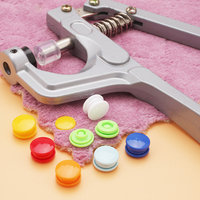 Kancing Tekan Plastik Resin Ramah Lingkungan Grosir T3 T5 T8 untuk Aksesoris Pakaian Fashion