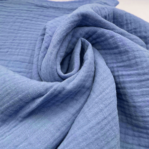 Оптовая продажа, изготовленная на заказ двухслойная 100% хлопчатобумажная марля со складками, креп, однотонная муслиновая ткань для детской одежды - Product Image 6