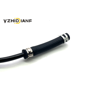 Tuyau d'eau de réservoir de liquide de refroidissement de radiateur de moteur automatique OEM BV618K012KF BV61-8K012-KF 1736967 pour <span class=keywords><strong>Ford</strong></span> Focus GRAND C-MAX Mondeo <span class=keywords><strong>Fiesta</strong></span> - Product Image 3