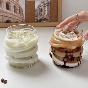 Groothandel Onregelmatige Cirkel Resistente Koude En Warme Glazen Dranken Melk Koud Drankje Water Cup <span class=keywords><strong>Tray</strong></span> Rotan Design American Latte Cup - Product Image 5